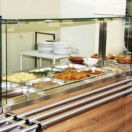 Nice Hotel 예레반 외부 사진